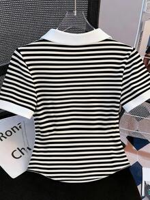 Resyla 女式休闲通勤拼色条纹印花 V 领短袖弧形下摆 T 恤，夏季 - 黑與白 - 查看 2