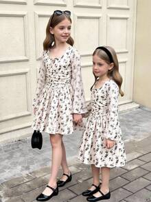 SHEIN Váy ôm sát cổ vuông tay loe họa tiết hoa kiểu Pháp cho bé gái tuổi mới lớn, váy tiên, váy công chúa, họa tiết hoa hồng, váy sinh nhật, đi chơi xuân/thu - Màu be - Xem 7