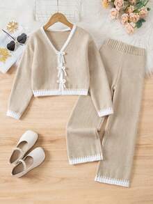 SHEIN Sparklyn 女童时尚简约3D蝴蝶结针织开衫阔腿裤套装，女童手工蝴蝶结针织长袖毛衣，女童毛衣套装，蝴蝶结毛衣，蝴蝶结毛衣，女童蝴蝶结毛衣 - 杏色 - 查看 4