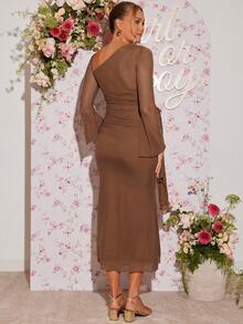 Loomaby 优雅派对纯色喇叭袖修身孕妇连衣裙 - 棕色 - 查看 2