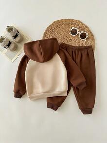 Conjunto de Moletom com Capuz e Calça com Estampa Fofa de Desenho Animado em Bloco de Cor, Outono/Inverno, para Menino Bebê