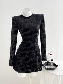 SHEIN Unity Vestido Curto Feminino Fashionable de Manga Longa com Decote Redondo e Costas Abertas - Preto - Visão 2
