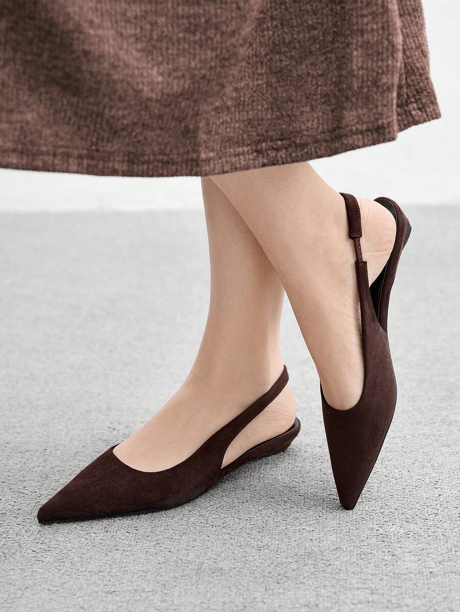 CUCCOO BIZCHIC 女士新款方扣尖头低跟平跟奇特鞋跟通勤风格百搭舒适巧克力棕色亮面皮革一脚蹬平底鞋，适合工作和休闲穿着 - 棕色 - 查看 1