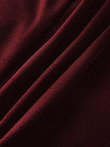 Calvaya Váy ngắn chữ A xếp ly cạp cao màu đen cỡ lớn kèm quần short an toàn cho nữ - Màu Đỏ Sâu - Xem 6