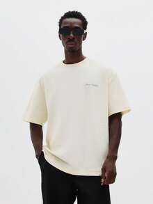 Áo thun ngắn tay cổ tròn dáng regular fit SUMWON với hình in phía sau của New York Studios International, phong cách thường ngày. - Màu be - Xem 2