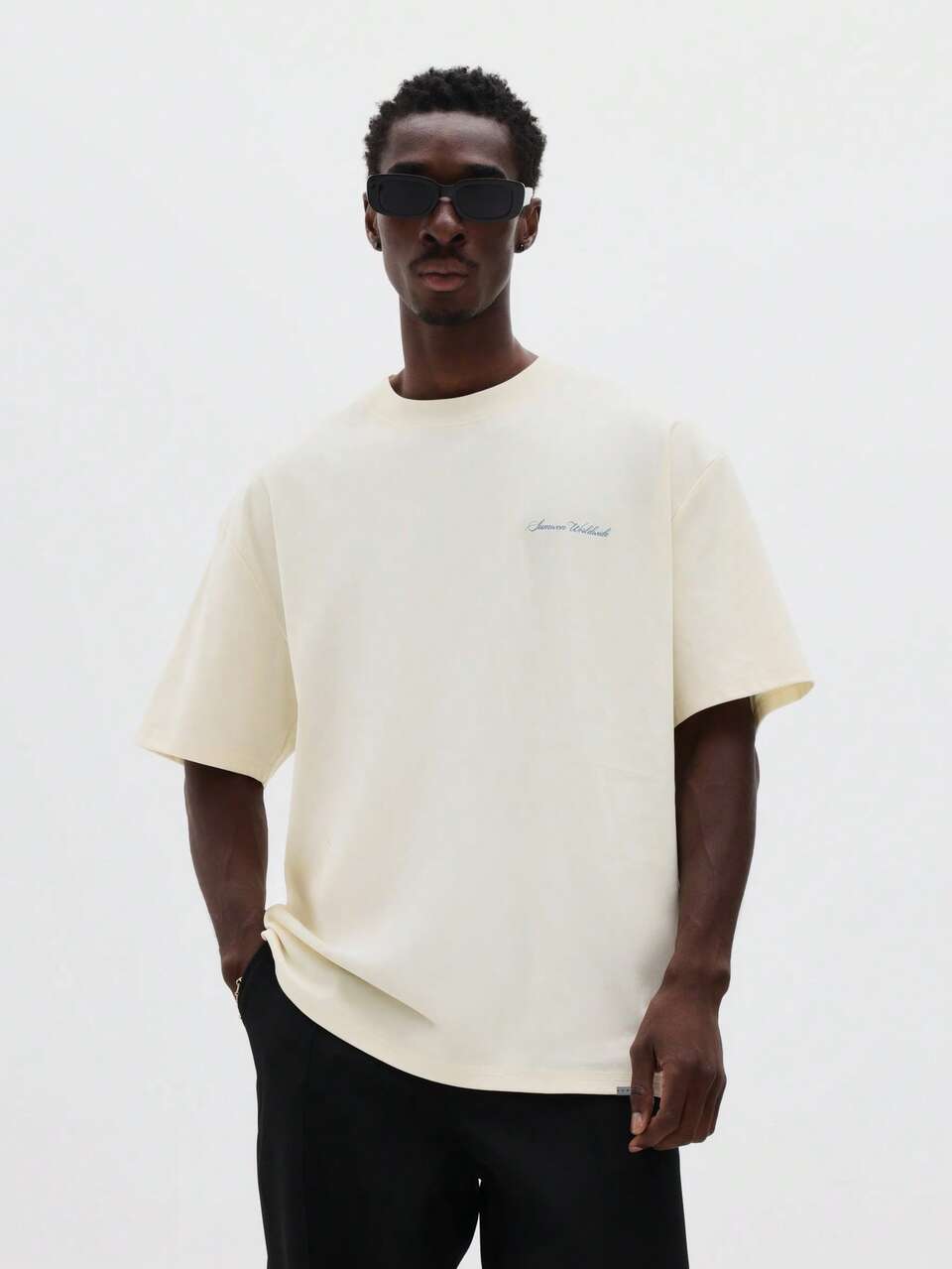 SUMWON Regular Fit Crew Neck Kurzarm T-Shirt mit New York Studios International Rückenprint, Lässig