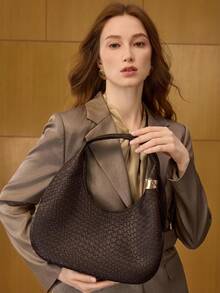 MOTF PREMIUM SHOULDER BAG - Brown - View 5