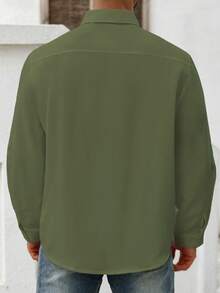 Manfinity Homme Camisa casual de diseño minimalista con botones delanteros, manga larga y hombros rectos, para hombres de talla grande dunicolordo - Verde militar - Ver 2