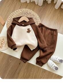 Conjunto de Moletom com Capuz e Calça com Estampa Fofa de Desenho Animado em Bloco de Cor, Outono/Inverno, para Menino Bebê