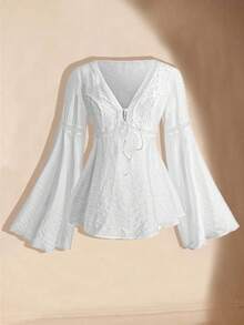 Sweetra 纹理桃花褶皱面料拼布镂空蕾丝深 V 喇叭袖衬衫上衣，蕾丝花边，适合春季、夏季、秋季、度假、优雅场合、休闲和派对穿着 - 白色 - 查看 1