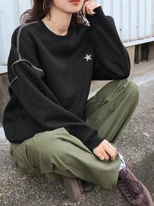 FRIFUL 女士撞色滚边五角星图案圆领长袖上衣 - 黑色 - 查看 5