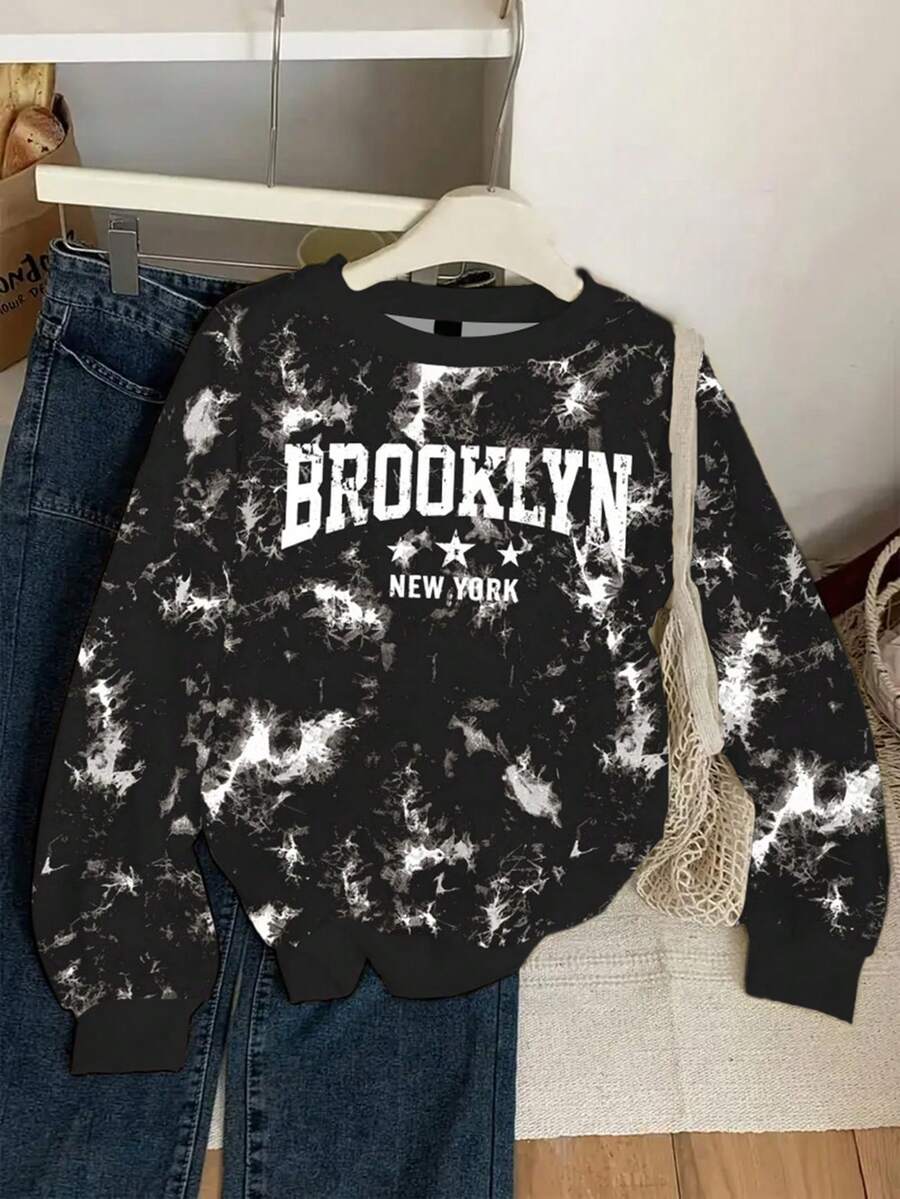一件少女扎染风格 BROOKLYN 字母印花保暖内衬圆领长袖卫衣,黑色,街头休闲风,适合秋冬季穿着 - 黑色 - 查看 1