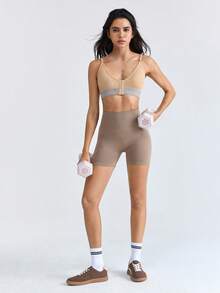 Loungeista 1件装女士运动瑜伽字母印花无缝无钢圈可调节肩带性感露背文胸 - 杏色 - 查看 5