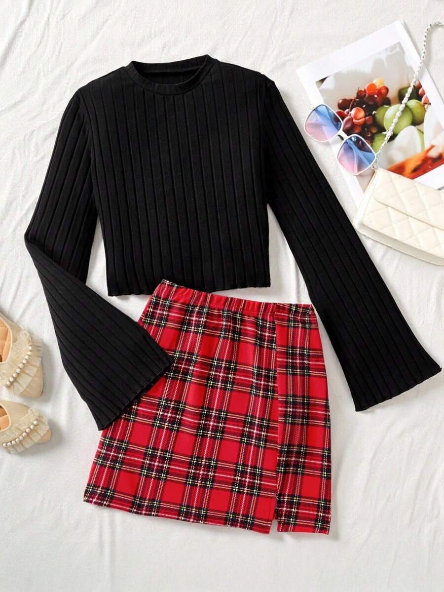 SHEIN 少女黑色针织喇叭袖上衣和开衩格子裙套装,基础百搭,休闲学院风穿搭,少女服装,返校季圣诞节适用,秋冬季少女裙装套装,返校两件套,适合新年、日常、庆祝活动、秋冬季穿着,舒适易搭,秋冬季叠穿单品,时尚少女。 - 彩色 - 查看 1