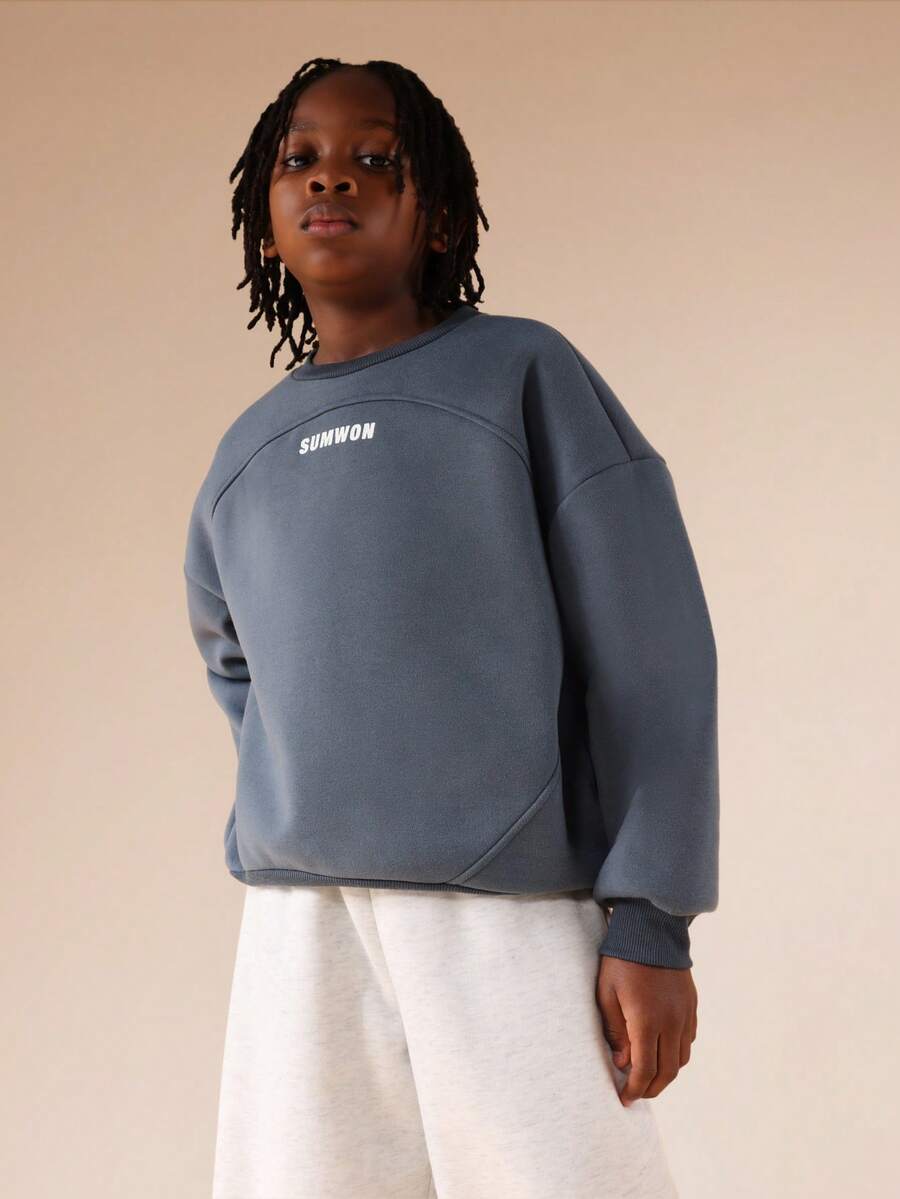 SUMWON Jungen Sweatshirt mit Markenlogo-Text-Design, bequemer Langarm-Pullover für den Urlaub - Graublau - Übersicht 1