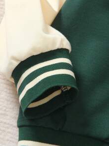 SHEIN Genkimix Kids 男孩 2 件套：黑色针织毛衣，白色袖子和字母 A 印花，搭配同款印花运动裤，罗纹领、袖口和下摆，弹性舒适，休闲运动风格，适合春秋季日常穿着、上学、旅行