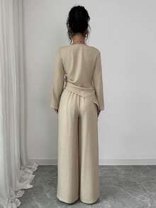 Elenzga 25+ 款女士优雅荷叶边肩部长袖收腰卡其色褶裥细节常规长度卡其色上衣和裤子套装，适合派对和冬季穿着 - 杏色 - 查看 2