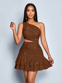 SOLERSUN Vêtements d'automne et d'hiver pour femmes pour les fêtes et les déplacements. Robe mini sexy avec col dégagé épaule, manches courtes, texture pailletée en tricot rouge, taille cintrée, hanches et poitrine drapées, ourlet double volant.