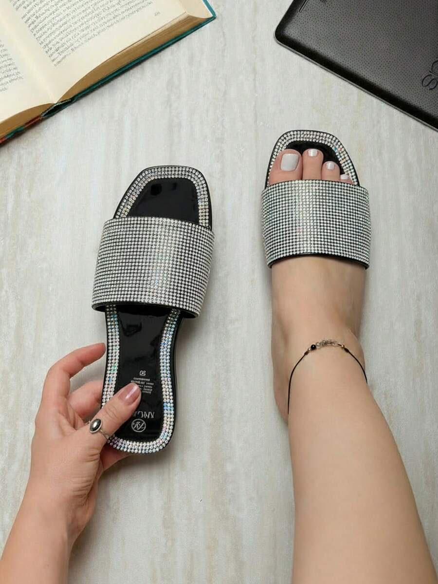 Sandalias planas de mujer con diseño hueco, punta cuadrada, estilo casual, ideales para vacaciones en la playa. - Negro - Ver 1