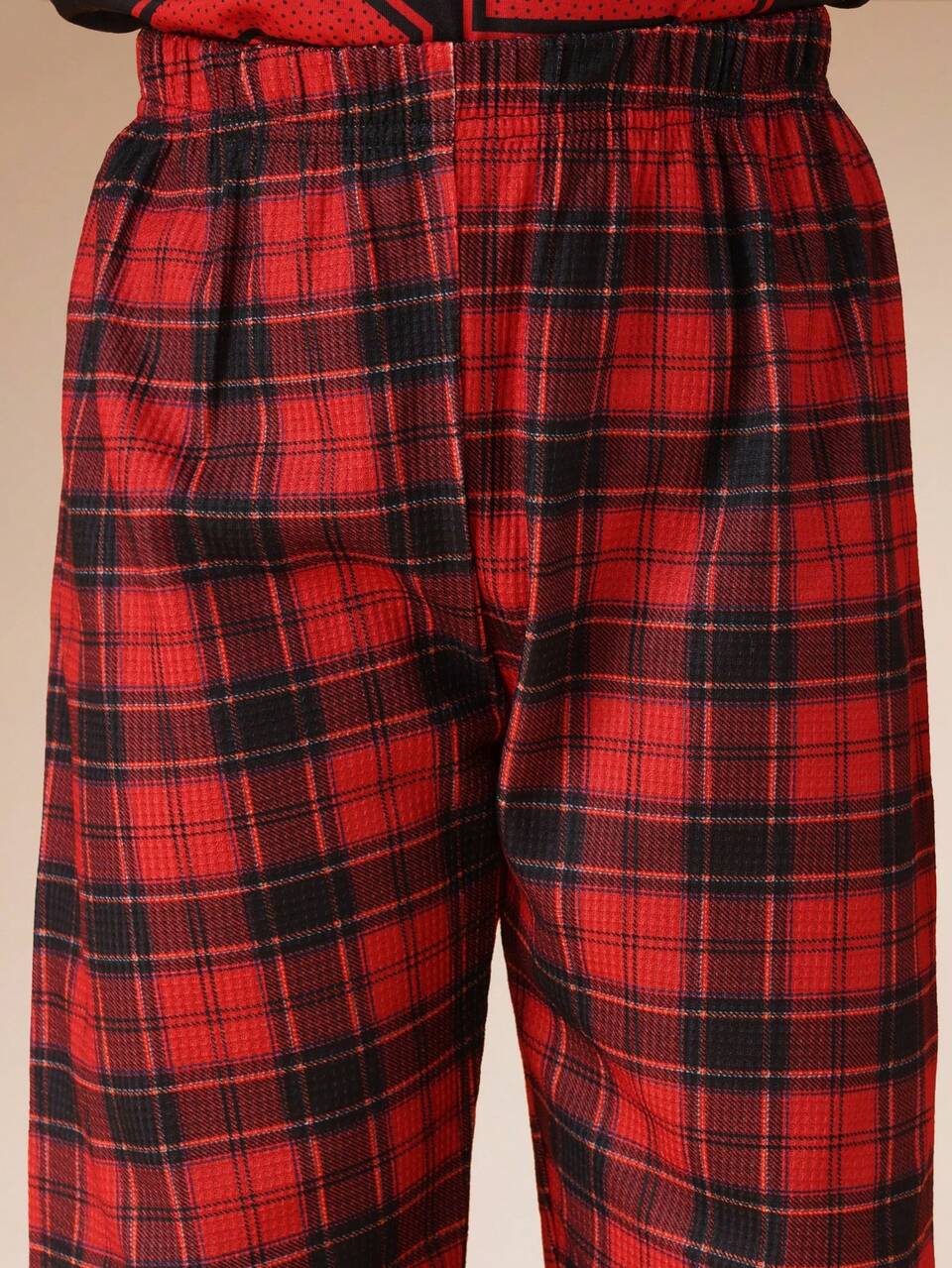 Pijama de manga comprida com estampa de número universitário