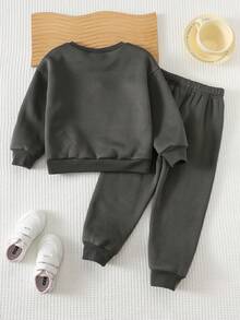 HELLO KITTY AND FRIENDS | SHEIN 女童两件套休闲百搭舒适猫咪印花圆领宽松卫衣和慢跑裤套装 - 灰色 - 查看 2