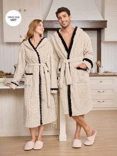 CoupledUp Herrbadrock med pompom och huva i jacquardfleece i kontrastfärg, fluffig och mysig vinterbadrock för kvinnor, morgonrock, sovmorgonrock för honom och henne