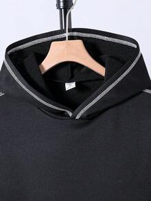 青少年男童休闲街头风白色撞色拼接设计卫衣T恤，带前置口袋，时尚百搭，适合秋冬季外穿，可与T恤、牛仔裤叠穿。 - 黑色 - 查看 6