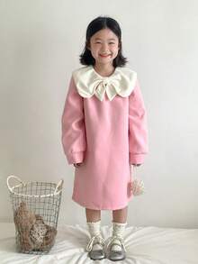 SHEIN 1 pieza Vestido de invierno elegante y versátil para niñas bebé, de manga larga, con cuello de lazo en contraste, de tela de lana rosa, corte holgado, minimalista y lindo, para otoño/invierno 2025 - Rosa - Ver 5