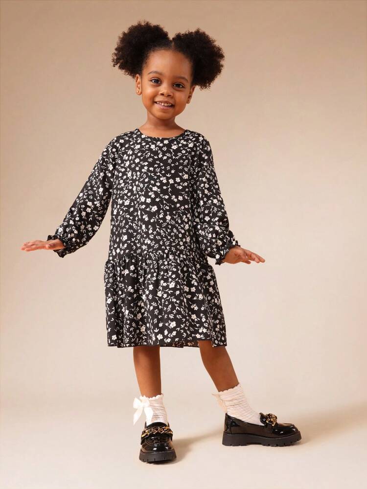 Langärmeliges Kleid mit Blumenmuster und tiefer Taille