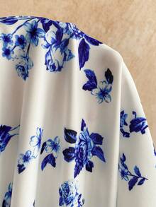 Dreamara Atasan Wanita Ukuran Besar Kasual Biru & Putih dengan Detail Kerut di Satu Bahu, Cocok untuk Liburan, Musim Gugur/Musim Dingin - Blue and White - View 8
