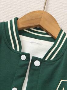 SHEIN Genkimix Kids 男孩 2 件套：黑色针织毛衣，白色袖子和字母 A 印花，搭配同款印花运动裤，罗纹领、袖口和下摆，弹性舒适，休闲运动风格，适合春秋季日常穿着、上学、旅行