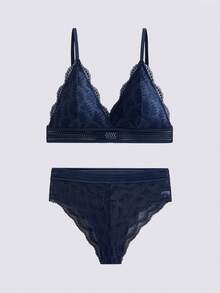 Loungeista 2套女士舒适花朵蕾丝无钢圈文胸内衣套装