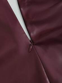 Sweetra Petite 秋冬休闲A字喇叭PU皮迷你裙，娇小女性的时尚之选 - 酒紅色 - 查看 4