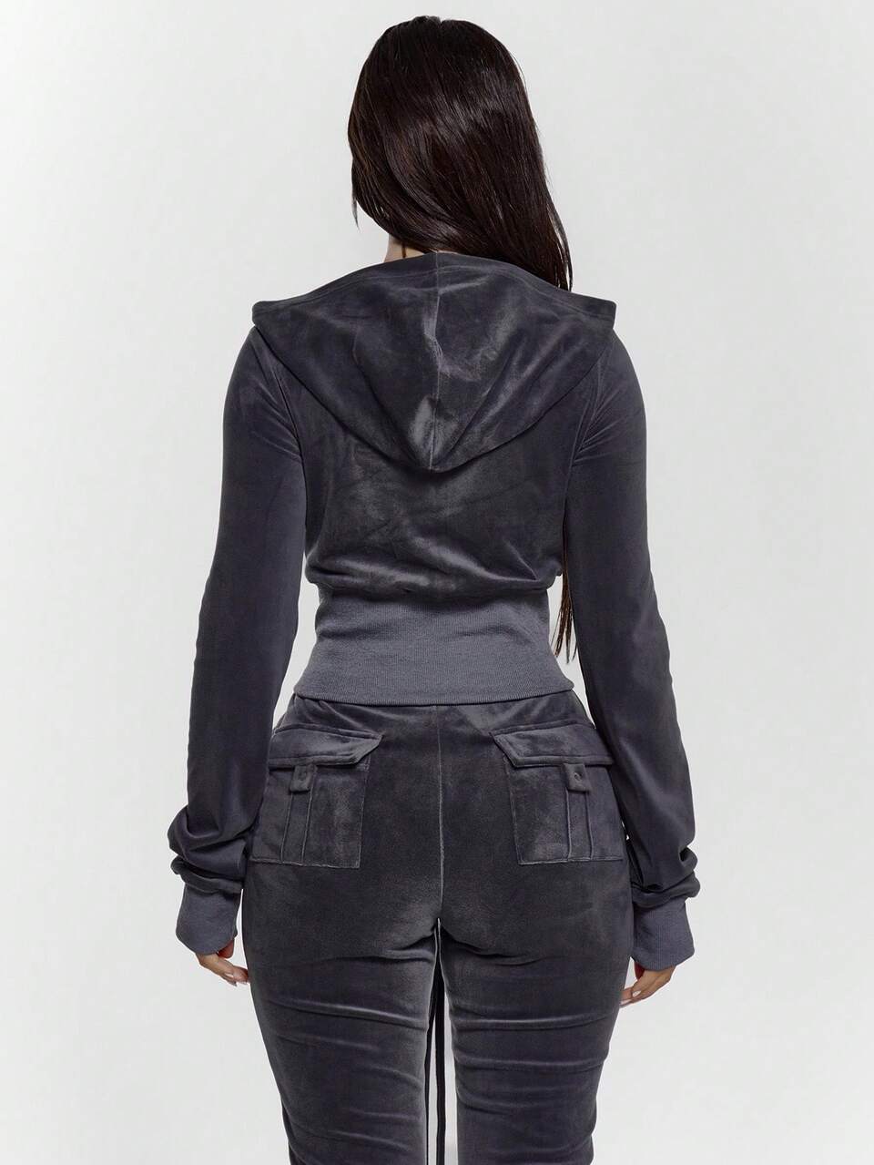 Grauer Velours-Hoodie mit Reißverschluss, Rippstrick-Details und Snatched-Unterbrust-Effekt