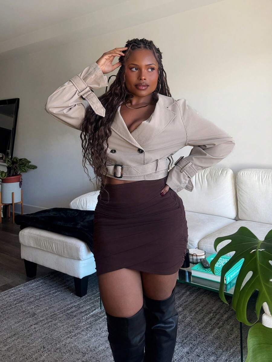 Tyla Gomez Minifalda ajustada de unicolor con pliegues de moda y sexy para mujer - Marrón Chocolate - Ver 1