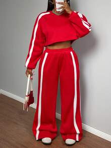 Slaydiva Nouvelle tenue automne/hiver pour femme, tenue de rentrée scolaire, costume d'Halloween, style business casual, tenue de tous les jours, streetwear à la mode, style académique vintage, chic sportif, sweat-shirt à manches longues et col V épaules tombantes avec bande blanche latérale, pantalon court et pantalon large, ensemble sweat-shirt en polaire rouge - 2 pièces