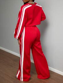 Slaydiva Nouvelle tenue automne/hiver pour femme, tenue de rentrée scolaire, costume d'Halloween, style business casual, tenue de tous les jours, streetwear à la mode, style académique vintage, chic sportif, sweat-shirt à manches longues et col V épaules tombantes avec bande blanche latérale, pantalon court et pantalon large, ensemble sweat-shirt en polaire rouge - 2 pièces