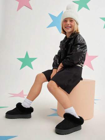 Mini mi #CozySteps Zuecos de plataforma de ante negro de tela para niños con cuello de piel esponjosa - Estilo cálido y acogedor para aventuras cotidianas