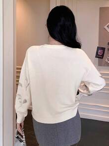 DAZY 女士宽松花卉亮片装饰圆领长袖休闲优雅针织毛衣，秋冬嘉年华 - 米色 - 查看 2