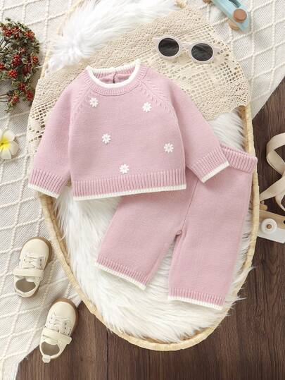 SHEIN Bộ 2 áo len hồng cho bé gái sơ sinh/trẻ mới biết đi, áo cổ tròn tay dài thêu + quần ống đứng đơn giản, trang phục tối giản thời trang