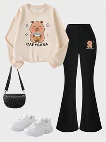 SHEIN 2件套少女水豚奶茶印花圆领长袖卫衣和喇叭裤，舒适针织长袖运动上衣，可爱卡通设计，适合秋冬休闲穿着，可爱配套喇叭裤套装，青少年喇叭裤套装，女童卫衣直筒裤套装，少女猫女服装 - 彩色 - 查看 2