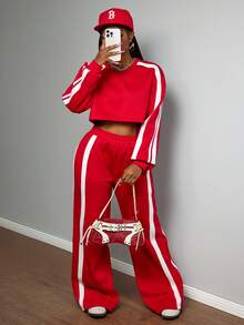 Slaydiva Nouvelle tenue automne/hiver pour femme, tenue de rentrée scolaire, costume d'Halloween, style business casual, tenue de tous les jours, streetwear à la mode, style académique vintage, chic sportif, sweat-shirt à manches longues et col V épaules tombantes avec bande blanche latérale, pantalon court et pantalon large, ensemble sweat-shirt en polaire rouge - 2 pièces