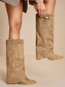Daringsoles Women's Pointed Toe Chunky Heel Suede Western Boots, Slim Fit Tall Boots For Christmas - Apricot - View 5
