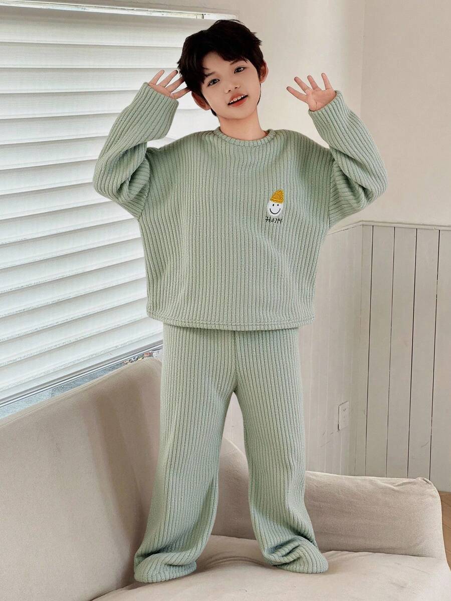 DAZY Kids Fall Clothes Boys Cute Embroidered Fleece Crew Neck Long Sleeve Top And Pants Pajama Set - Green - View 1