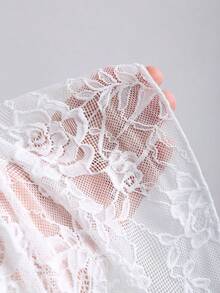 Sweetra 女士复古性感蕾丝透视喇叭袖修身衬衫，舒适百搭，适合春秋季派对和休闲穿着。 - 白色 - 查看 6