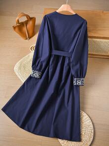 Rusticease 女士圆领半拉链长袖刺绣连衣裙 - 藏蓝色 - 查看 2