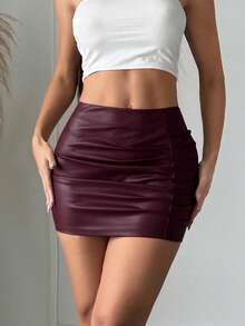 SHEIN SXY 纯色PU皮革褶皱修身性感时尚半身裙 - 酒紅色 - 查看 1