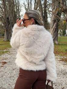 Jeta Ari 女士立领修身长袖蓬松纽扣杏色夹克，秋冬季保暖 - 杏色 - 查看 2