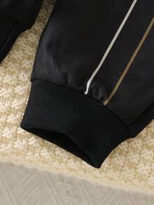 SHEIN Playful Pals 新生男宝宝复古条纹印花长袖圆领卫衣和运动裤套装 - 黑色 - 查看 4