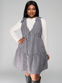 SHEIN PETITE CURVE Plus Size Women Casual V-Neck Black & White Plaid Tie-Up Dress, Suitable For Vacation - Black and White - View 3
